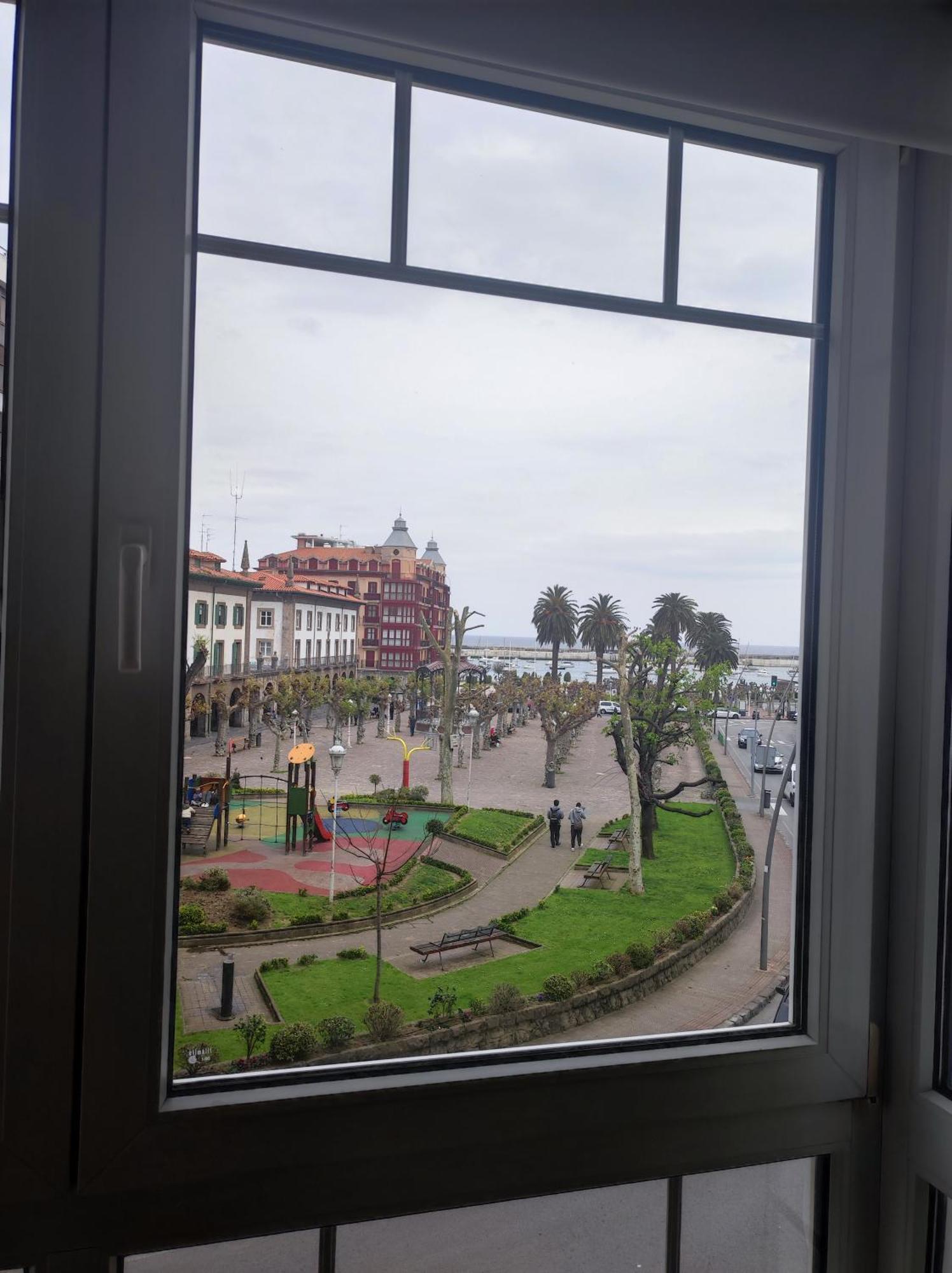Precioso Piso Con Garaje En El Centro De Castro Urdiales Apartment Exterior photo